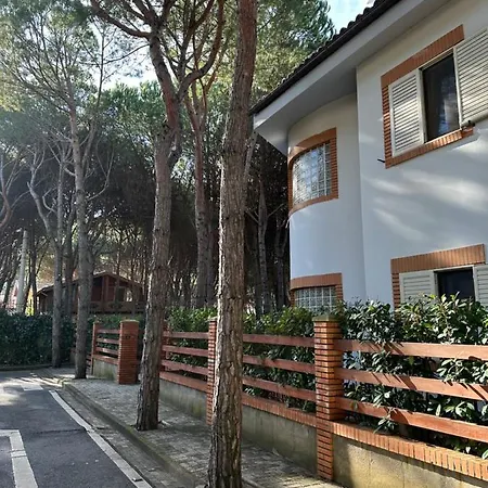 The House * Golem (Tirana)